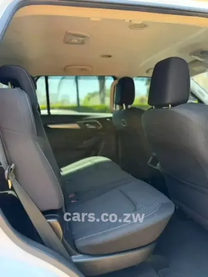 Picture of Isuzu Mu-X 2023
