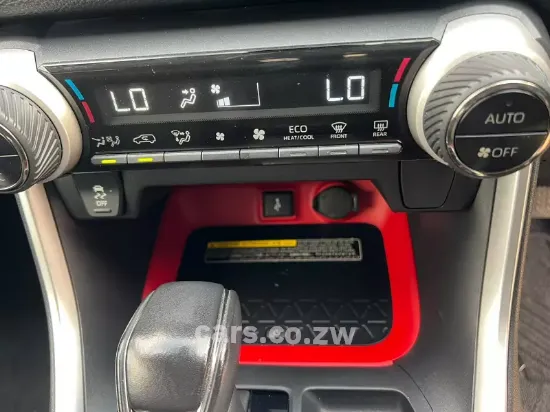 Picture of Toyota Rav4 2021