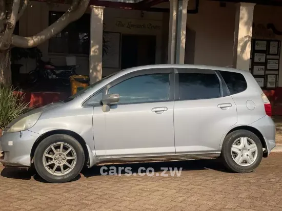 Picture of Honda Fit 2004