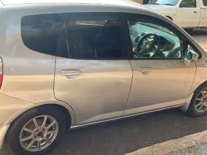 Picture of Honda Fit 2004