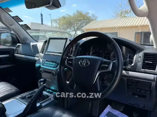 Picture of Toyota Land Cruiser 2017