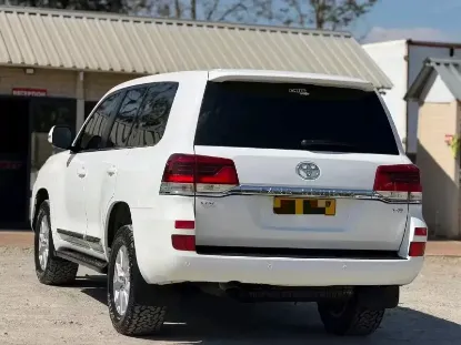Picture of Toyota Land Cruiser 2017