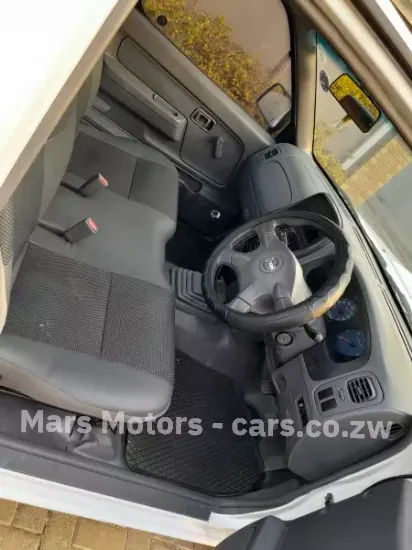 Picture of Nissan NP300 2019