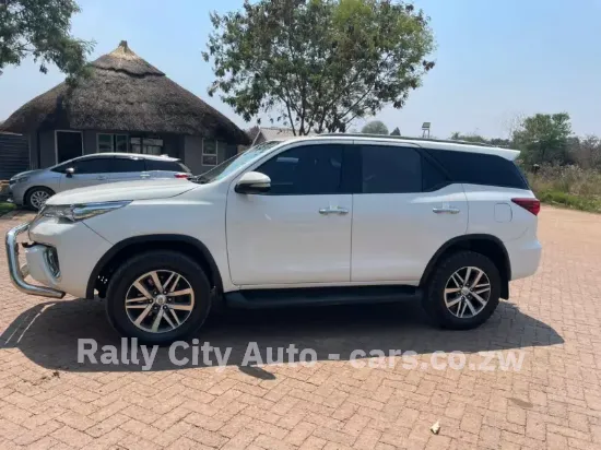 Picture of Toyota Fortuner 2017