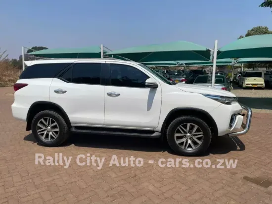 Picture of Toyota Fortuner 2017