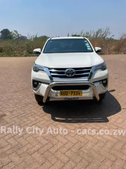 Picture of Toyota Fortuner 2017