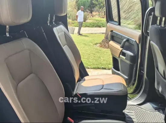 Picture of Land Rover Defender 2025