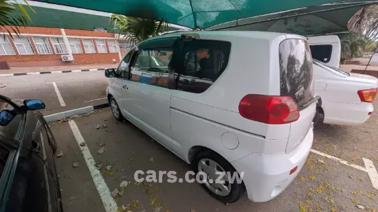 Picture of Toyota porte 2015