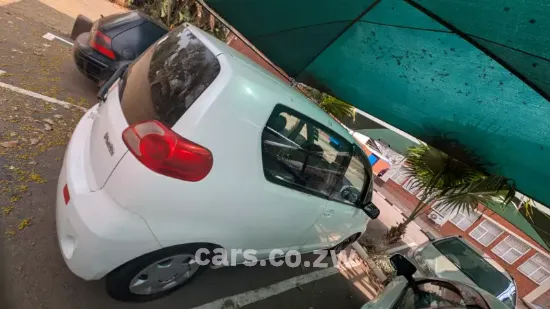 Picture of Toyota porte 2015