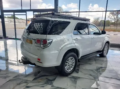 Picture of Toyota Fortuner 2011