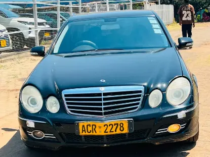 Picture of Mercedes Benz E-Class 2009