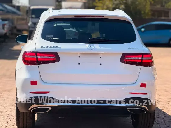 Picture of Mercedes Benz GLC 2017