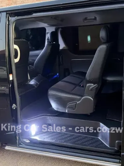 Picture of Toyota Hiace 2015