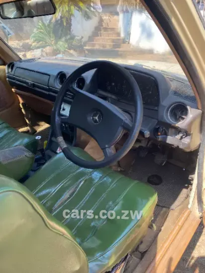 Picture of Mercedes Benz 240D 1981