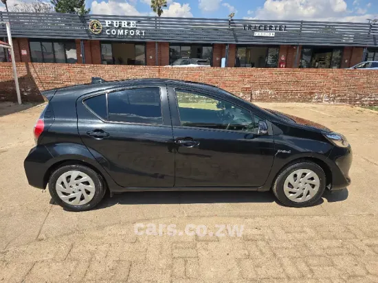 Picture of Toyota Aqua 2017