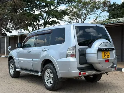 Picture of Mitsubishi Pajero 2013