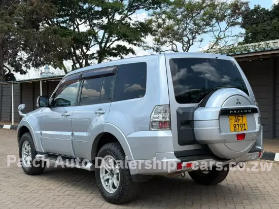 Picture of Mitsubishi Pajero 2013