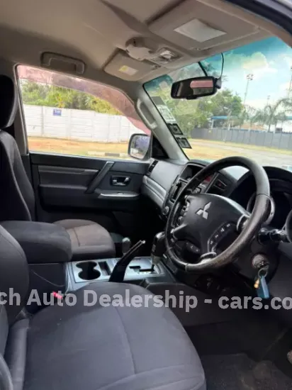 Picture of Mitsubishi Pajero 2013
