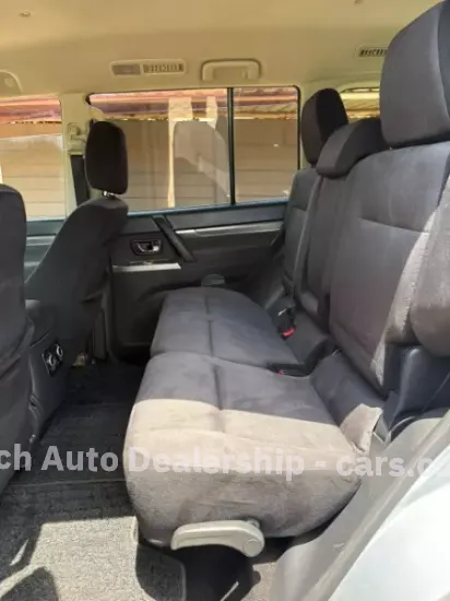 Picture of Mitsubishi Pajero 2013