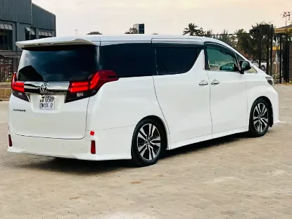 Picture of Toyota Alphard 2017