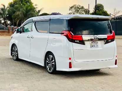 Picture of Toyota Alphard 2017