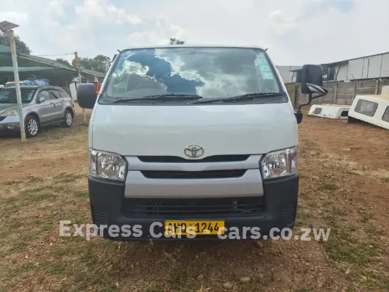 Picture of Toyota Quantum 2017