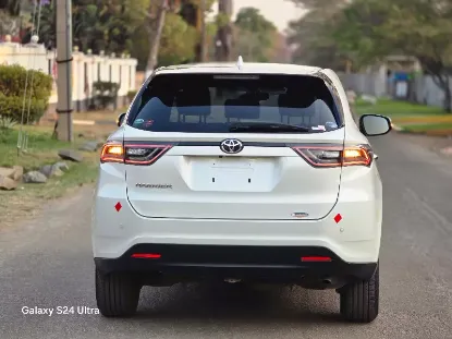Picture of Toyota Harrier 2017