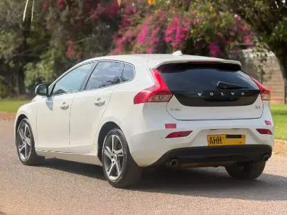 Picture of Volvo V40 2016