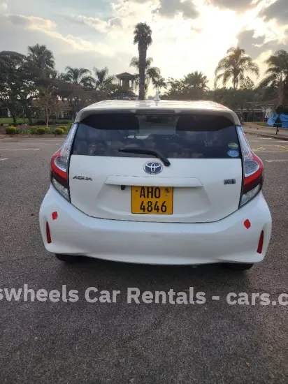 Picture of Fuel Savers (Hybrid): Toyota Aqua