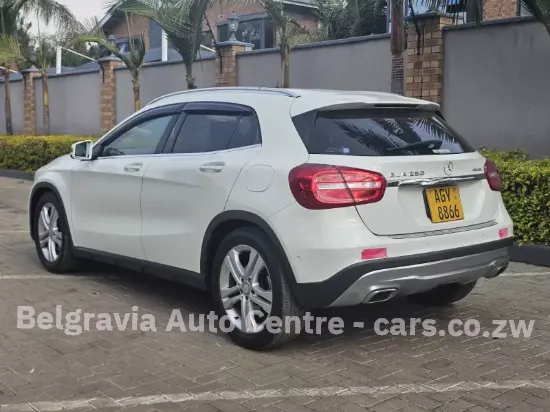 Picture of Mercedes Benz GLA 2016