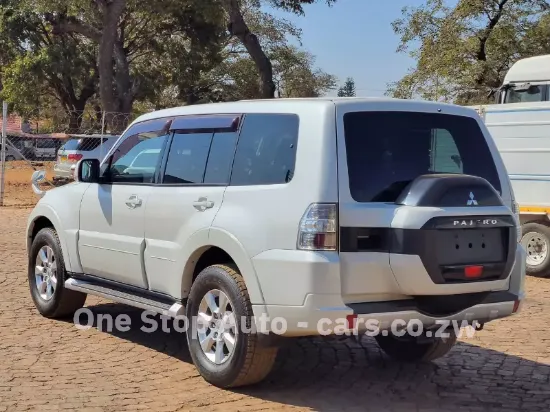 Picture of Mitsubishi Pajero 2017