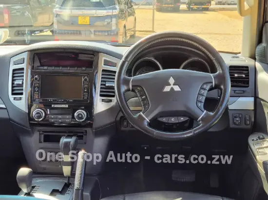 Picture of Mitsubishi Pajero 2017