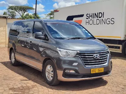 Picture of Hyundai H-1 2019