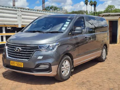 Picture of Hyundai H-1 2019