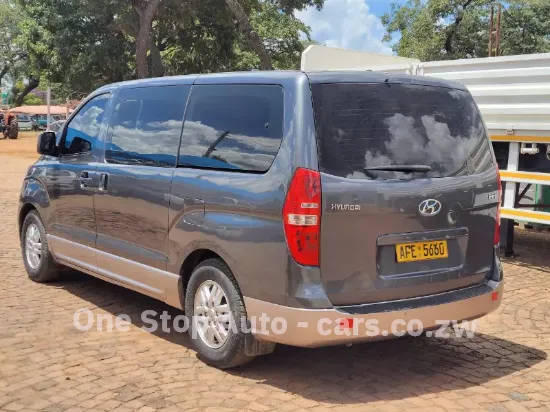 Picture of Hyundai H-1 2019