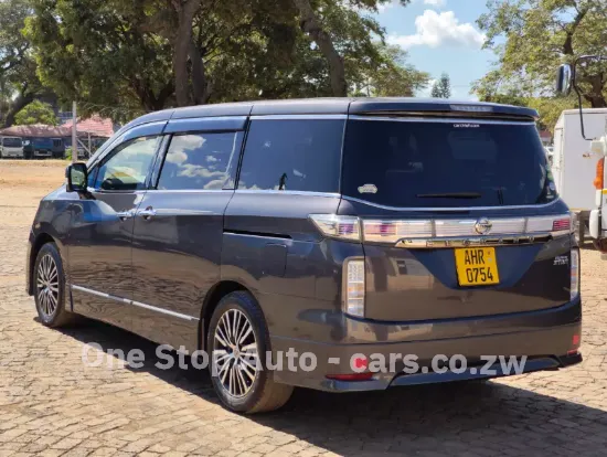 Picture of Nissan Elgrand 2017