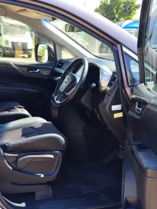 Picture of Nissan Elgrand 2017
