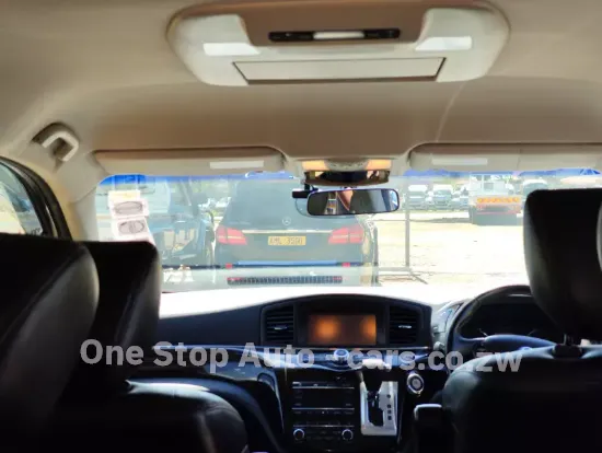 Picture of Nissan Elgrand 2017
