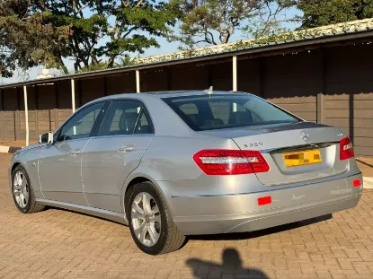 Picture of Mercedes Benz E-Class 2010