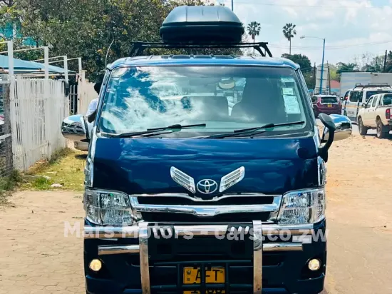 Picture of Toyota Hiace 2015
