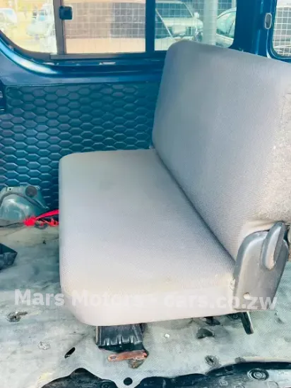 Picture of Toyota Hiace 2015