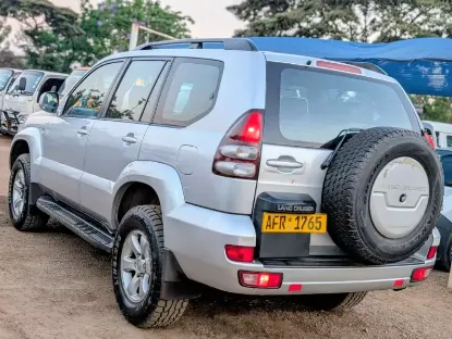 Picture of Toyota Prado 2003