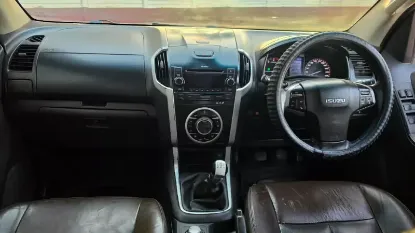 Picture of Isuzu KB300 2015