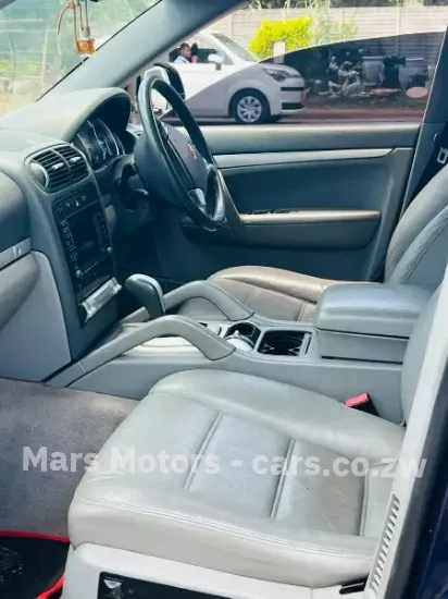 Picture of Porsche Cayenne 2014
