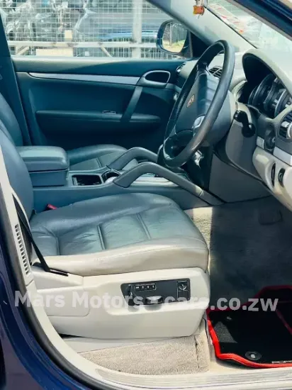 Picture of Porsche Cayenne 2014