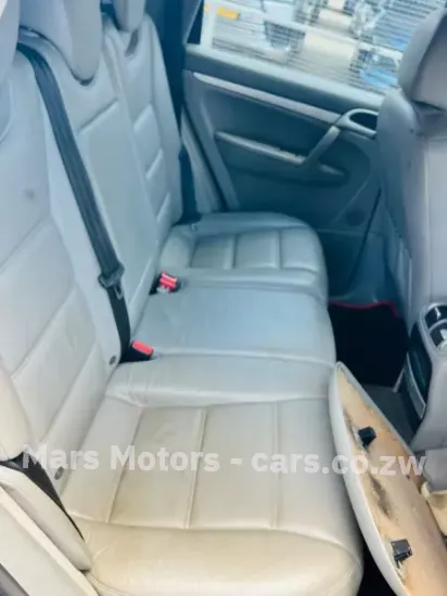 Picture of Porsche Cayenne 2014