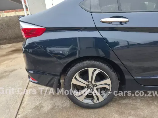 Picture of Honda Grace 2017