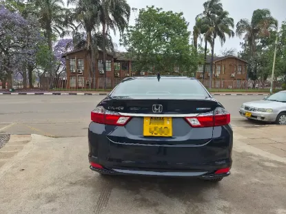 Picture of Honda Grace 2017