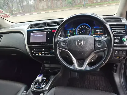 Picture of Honda Grace 2017