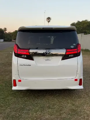Picture of Toyota Alphard 2017